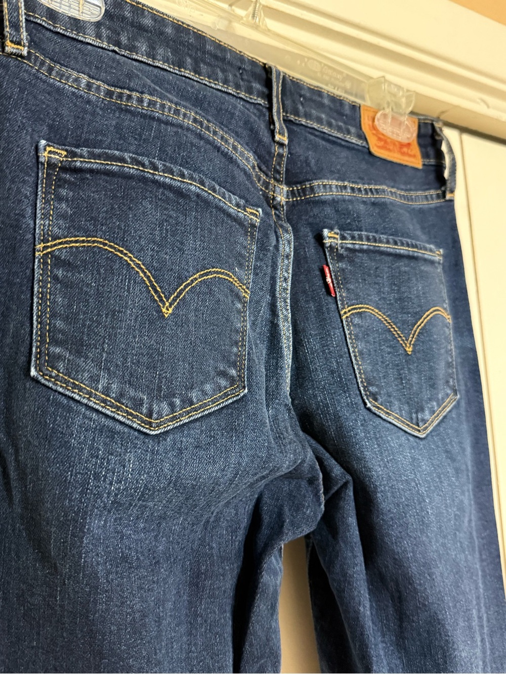 Levi’s High Waisted Distressed Jean Skinny Dark Wash Size 28 - Picture 9 of 15